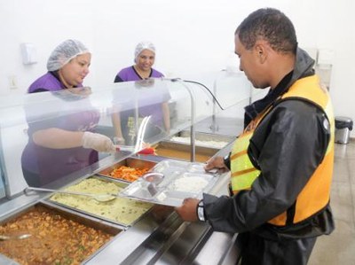 Restaurante Popular reabre com horário expandido de segunda a sábado