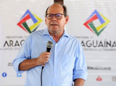 Ronaldo Dimas paga primeira parcela do 13º salário em Araguaína