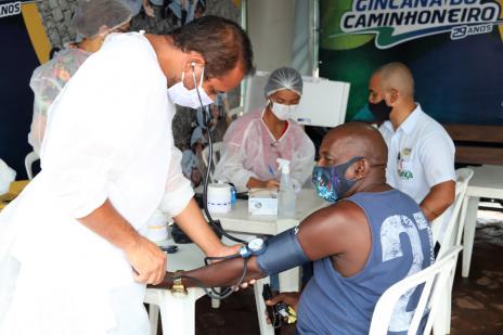 Saúde de Araguaína atende caminhoneiros em ação solidária nacional