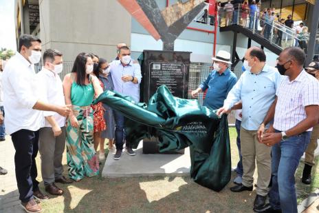 “Todos têm participação nesta transformação”, destaca Dimas em inauguração da Nova Feirinha