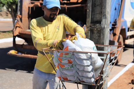 “A gente pede consideração”, relata coletor de lixo araguainense que se cortou com vidro