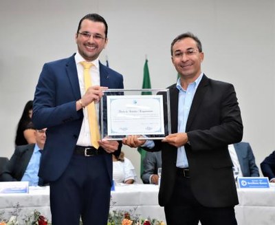 “Essa homenagem representa tudo que ainda iremos fazer por Araguaína”, diz Wagner ao receber título de cidadão araguainense