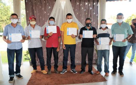 Mais 7 pessoas retornam para famílias após tratamento contra dependência química em Araguaína