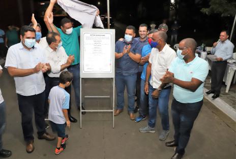 Moradores das zonas rural e urbana recebem asfalto e pontes em programação do aniversário da cidade