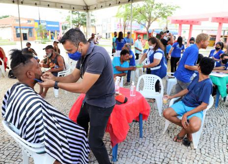 Pessoas em situação de rua recebem atendimento de saúde e assistência social em Araguaína