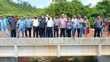 Prefeitura entrega mais duas pontes pelo Programa Travessia