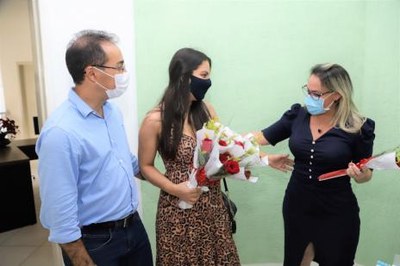 Primeira-dama enaltece papel feminino para a gestão em homenagem às mulheres de Araguaína