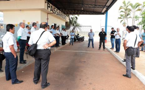 "Cidadão não pode ser penalizado por uma falta da empresa", diz Wagner a funcionários da Viação Passaredo para retornar transporte público