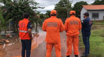 Com cheia do Araguaia, Defesa Civil de Araguaína monta tendas e intensifica atenção no Garimpinho