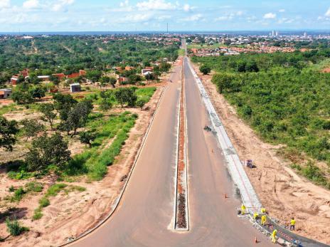 De olho na obra: Calçadas e meios fios são implantados na 2ª etapa da Via Norte