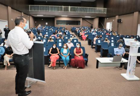 Educação lança livro didático sobre a história de Araguaína