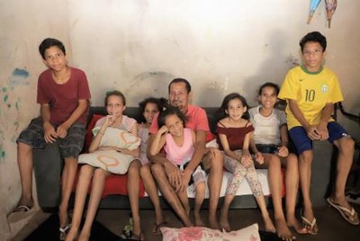 Pais que cuidam: “Meus filhos são tudo para mim”, afirma guarda que cria solo sete crianças