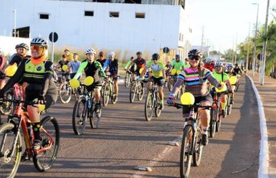 Pedal Amarelo reúne quase 100 pessoas em Araguaína para divulgar cuidados no trânsito