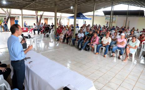 Projeto de padronização das feiras livres de Araguaína é apresentado a vendedores