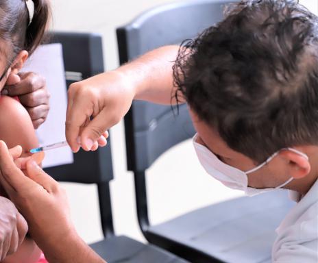 Vacina contra covid-19 estará disponível para crianças de seis meses a dois anos com comorbidades em Araguaína