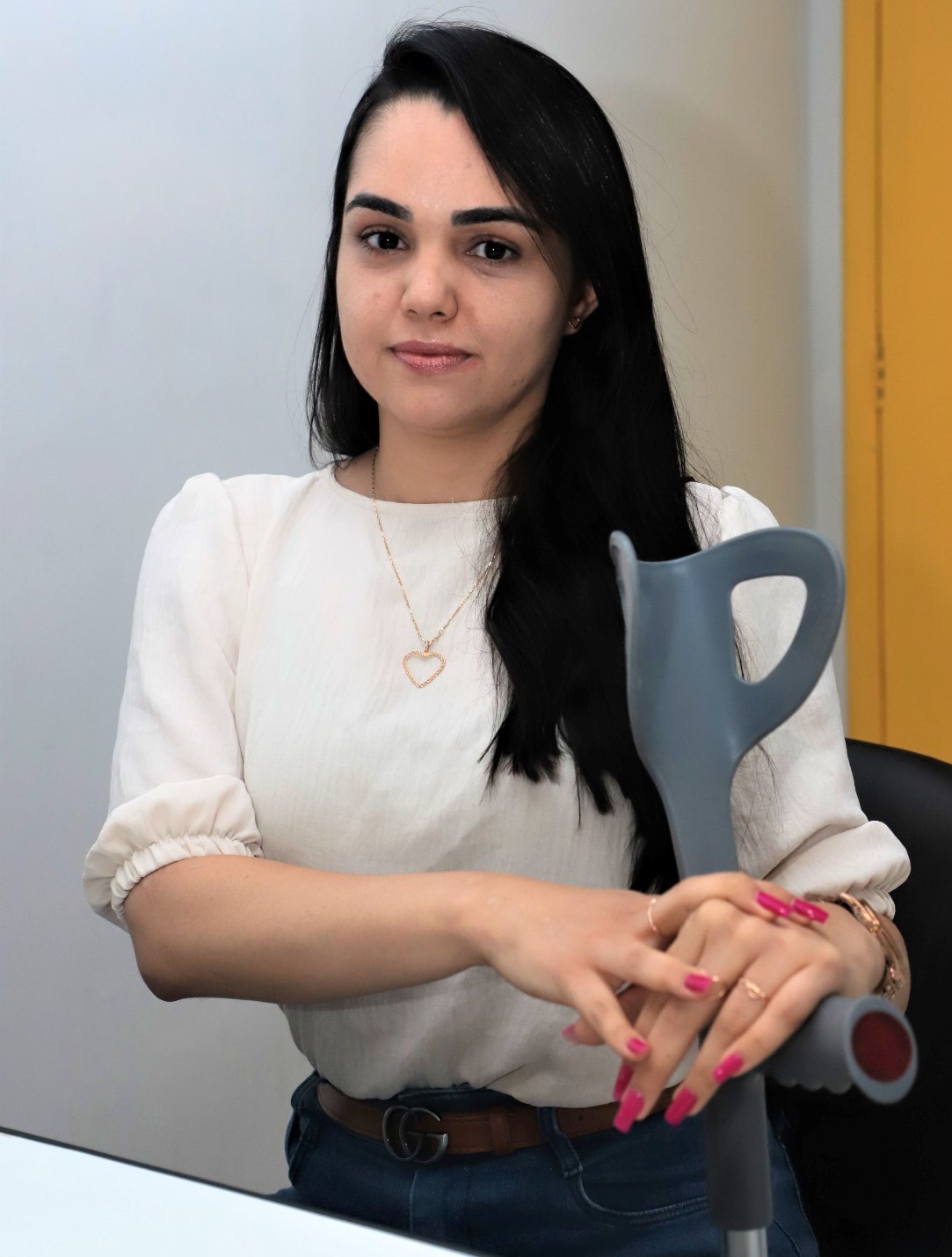 Três meses após a cirurgia na coluna, Tamara fez o concurso público na cidade, passou e está há mais de um ano trabalhando na UBS