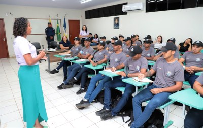 “Sair da violência é salvar a família”, diz psicóloga durante workshop do Agosto Lilás