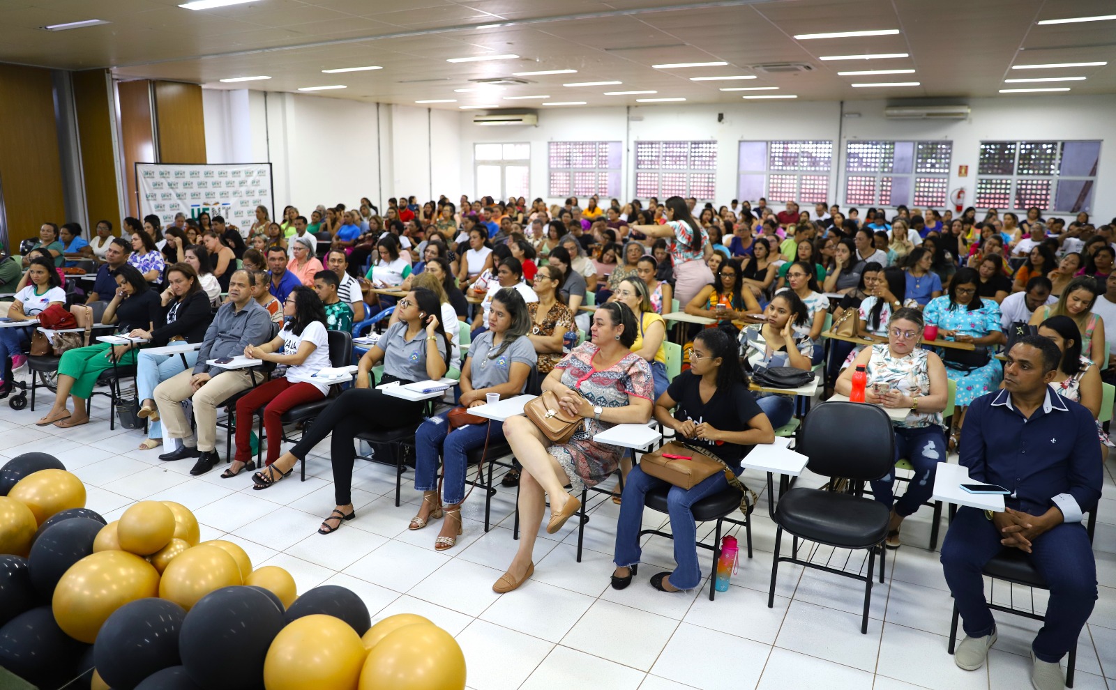 O encontro buscou analisar, propor e deliberar diretrizes para garantir os direitos às pessoas com deficiência