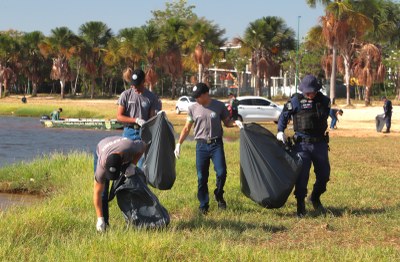 Agentes em formação na GMA revitalizam o Lago Azul em operação de limpeza