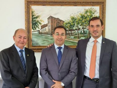 Em busca de recursos e parcerias, Wagner Rodrigues faz maratona de visitas institucionais a congressistas do Estado