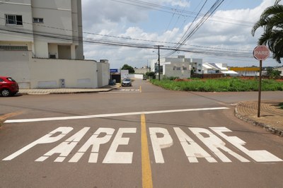 Obras dos setores Alaska, Dona Nélcia e Jardim América beneficiam mais de 600 famílias e pontos comerciais