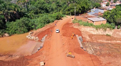 Travessia do Córrego Baixa Funda, no setor Tiúba, chega a 80% de obra concluída