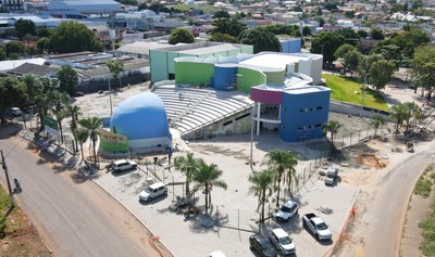 “Em breve, vamos valorizar os artistas e oferecer espetáculos à população”, disse ator de Araguaína durante visita às obras do Espaço Cultural