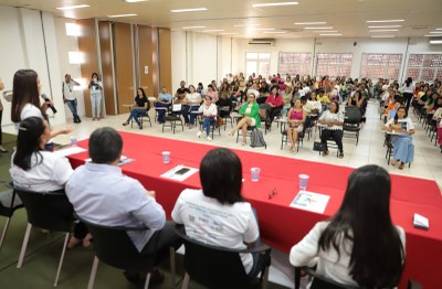 “Tem crianças que estão sofrendo e tendo a sua dignidade comprometida”, diz secretária durante seminário sobre o trabalho infantil