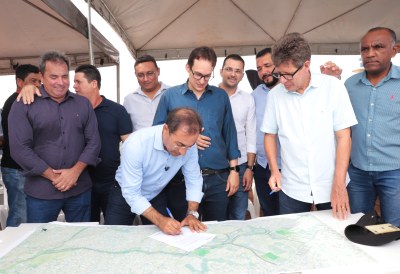 Wagner inicia 2ª etapa da Avenida Governador Siqueira Campos