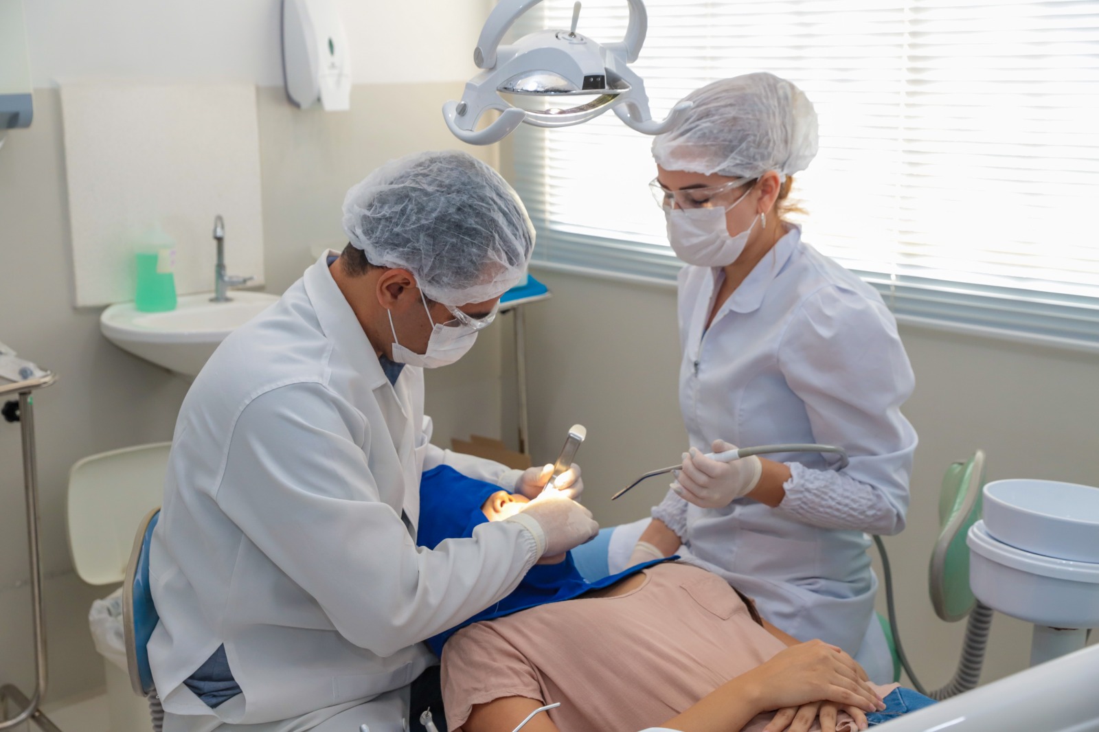 Durante a 3ª Virada Odontológica, equipes da Saúde Bucal realizaram atendimentos e ações educativas que fortalecem a odontologia pública e o cuidado integral com os araguainenses.