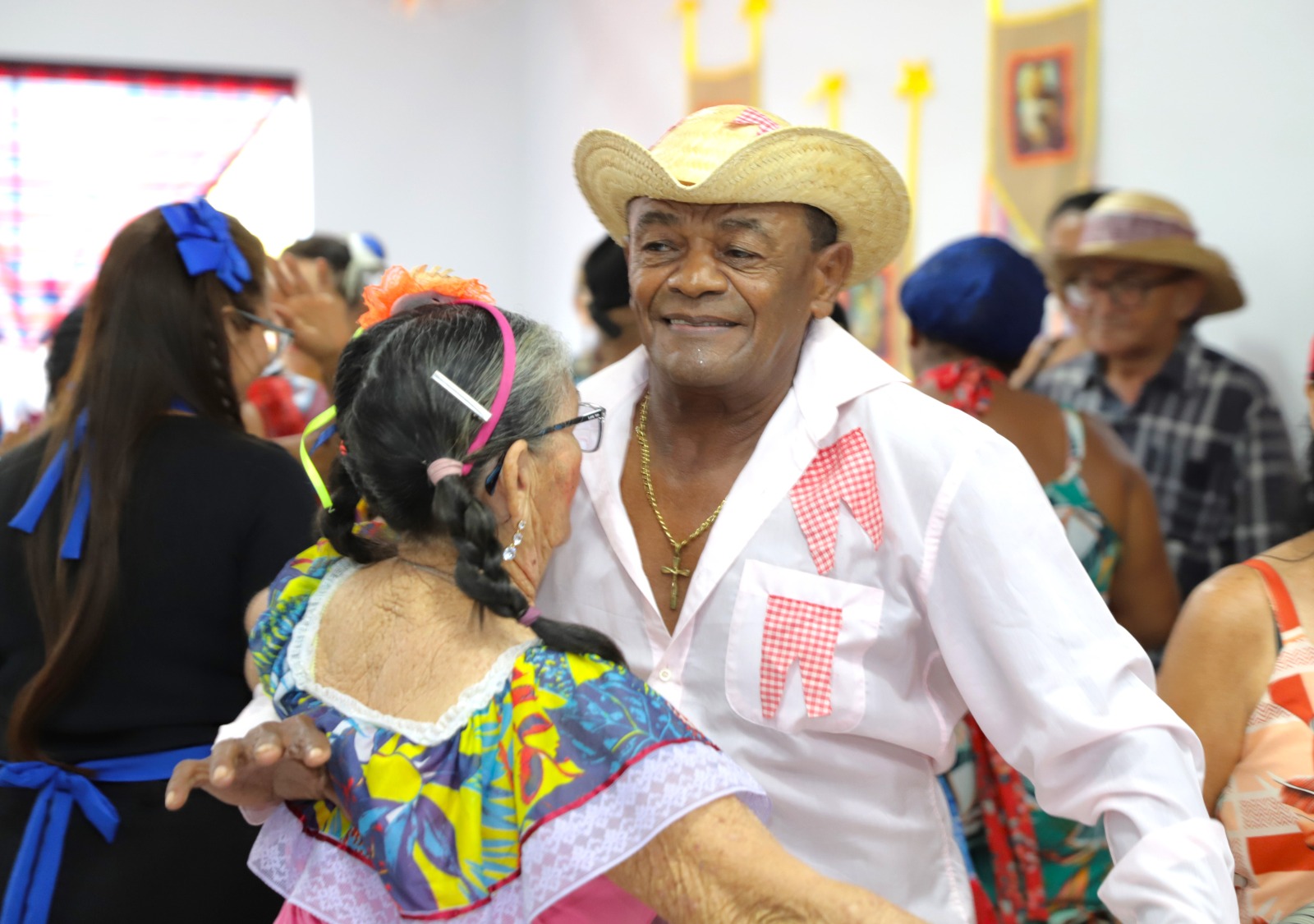 Arraiá da 3ª Idade anima usuários dos CRAS de Araguaína