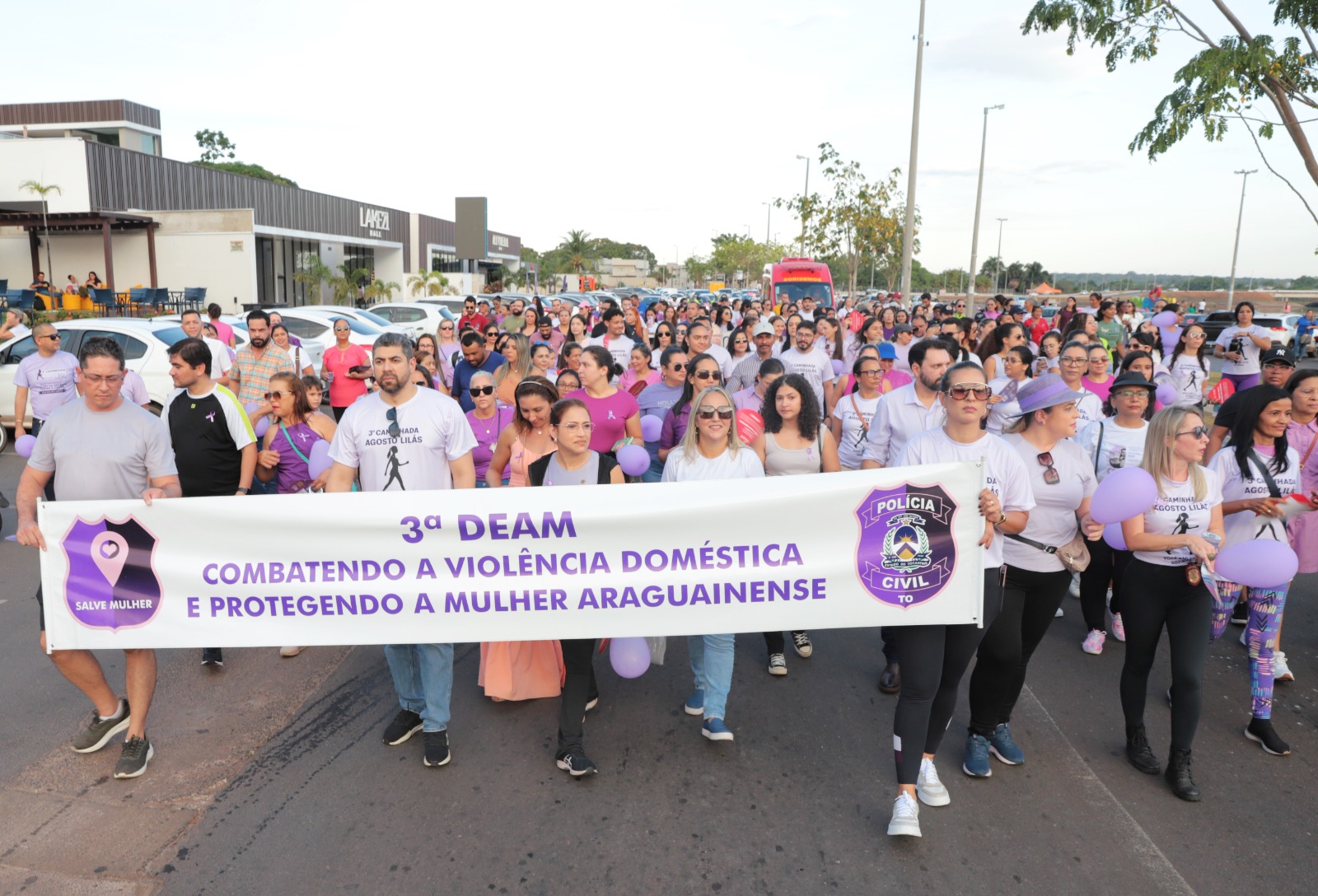 Caminhada Agosto Lilás chama a atenção para o combate à violência contra a mulher em Araguaína
