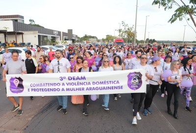 Caminhada Agosto Lilás chama a atenção para o combate à violência contra a mulher em Araguaína