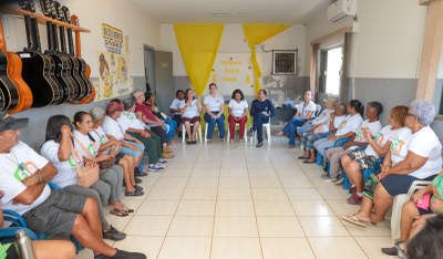Idosos do CRAS Lago Azul recebem orientações sobre cuidados com o diabetes na terceira idade