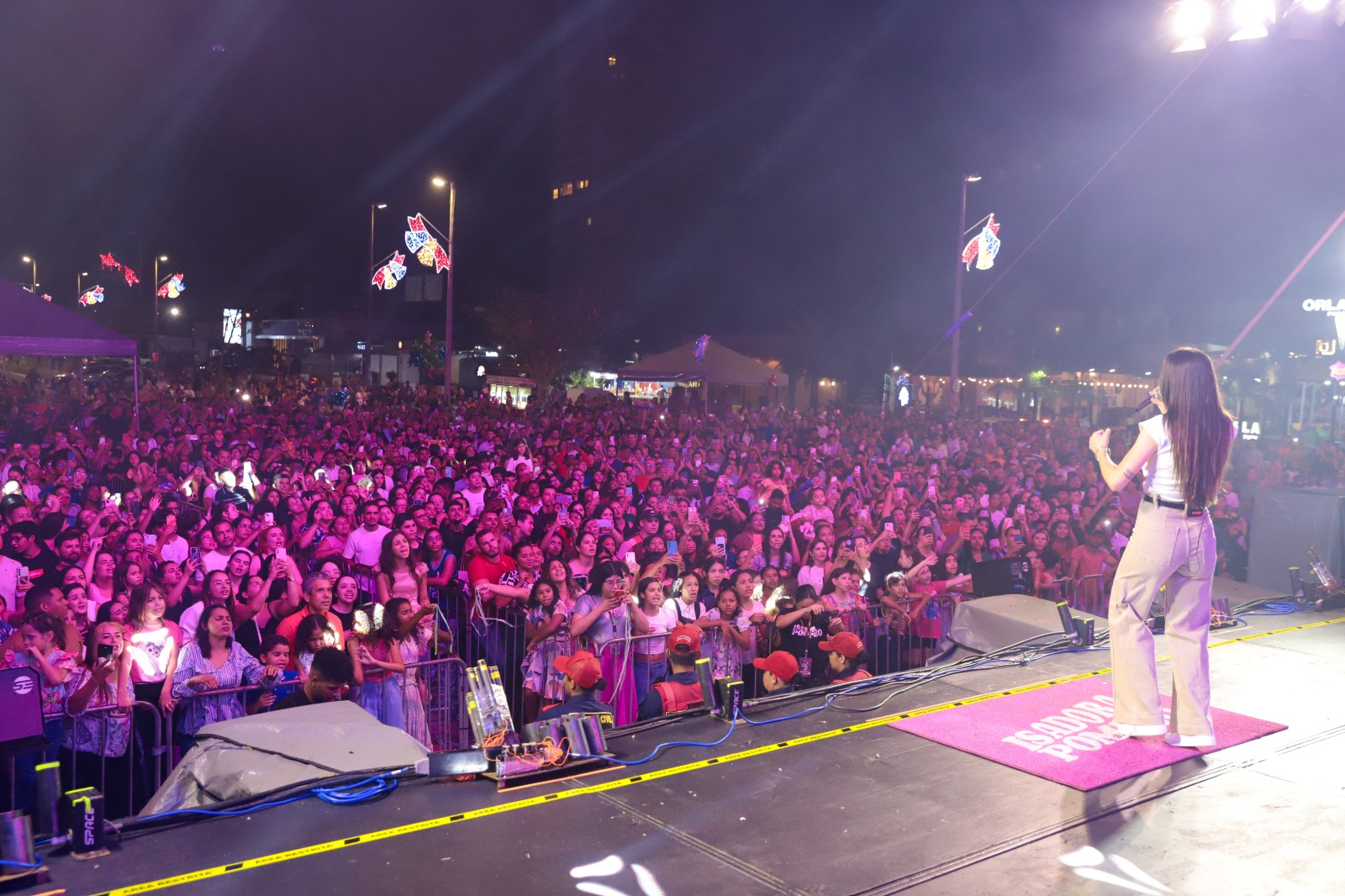 Quem for à Via Lago terá à disposição uma praça de alimentação com mais de 80 barracas, banheiros químicos masculinos e feminino próximos ao palco e a segurança da GMA, Polícia Militar, Corpo de Bombeiros Militar e Bombeiros Civis