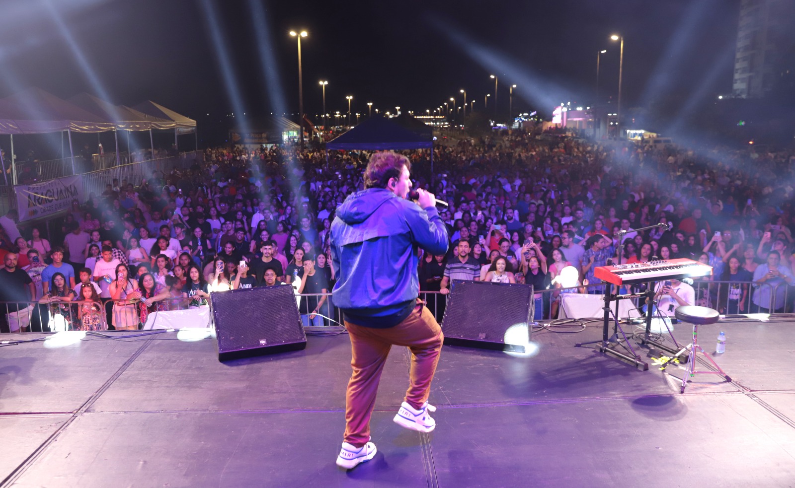 “É sempre muito precioso para mim estar aqui, Araguaína é linda e desejo que Deus continue dando sabedoria para os governantes da cidade para que tudo continue maravilhoso”, disse o cantor Theo Rubia