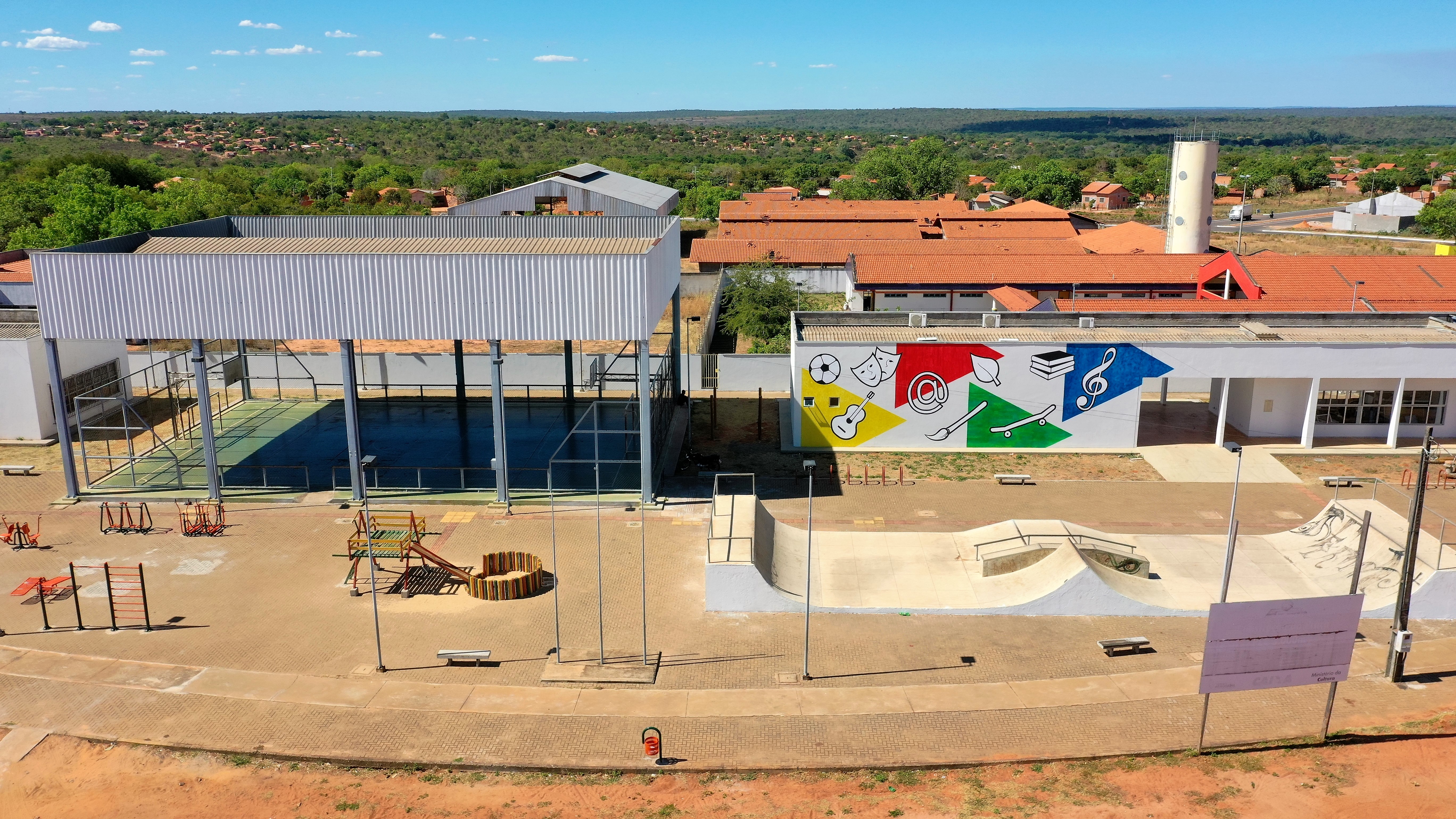 Os interessados podem realizar a inscrição presencialmente no local, de segunda a sexta-feira, das 8h às 12h e das 14h às 18h