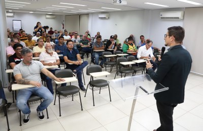 Prefeitura e SEST/SENAT realizam evento sobre direção defensiva para mototaxistas e taxistas de Araguaína