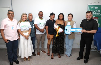 Recém-nascida recebe título de Bebê Prefeita e chave da cidade de Araguaína