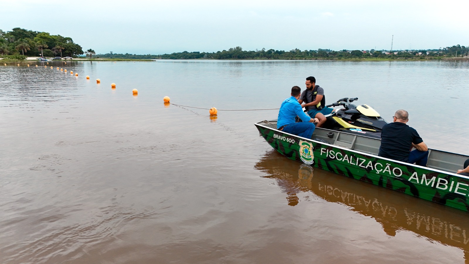 O sistema consiste em cabos com aproximadamente 160 bóias ao longo de 750 metros, delimitando a área destinada aos pedalinhos, protegendo do tráfego de jet skis e embarcações motorizadas