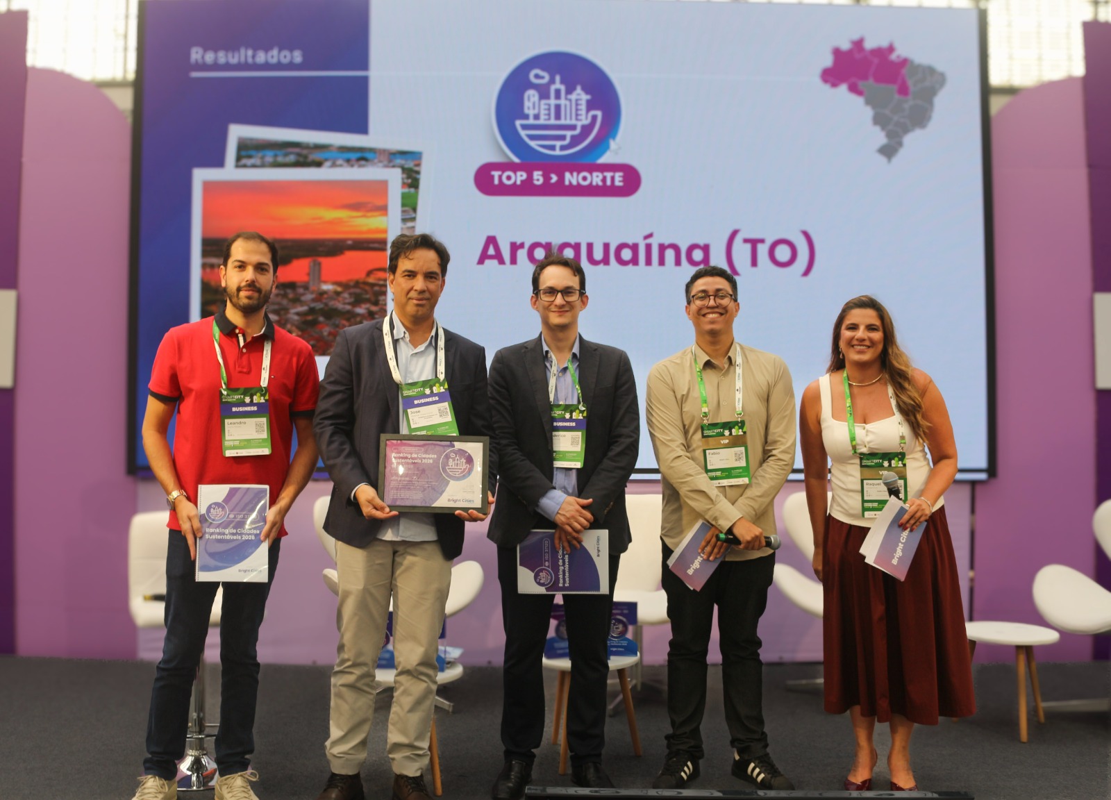 Prêmio foi entregue a secretários da Prefeitura durante a participação no Smart City Expo Curitiba 2026, realizado no fim de março