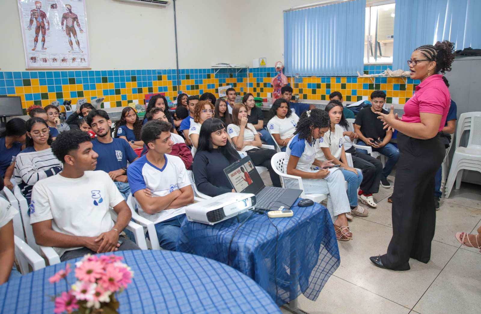 As atividades fazem parte das políticas de promoção da igualdade racial e buscam fortalecer, desde o ambiente escolar, valores como respeito, diversidade, dignidade e convivência sem preconceito.