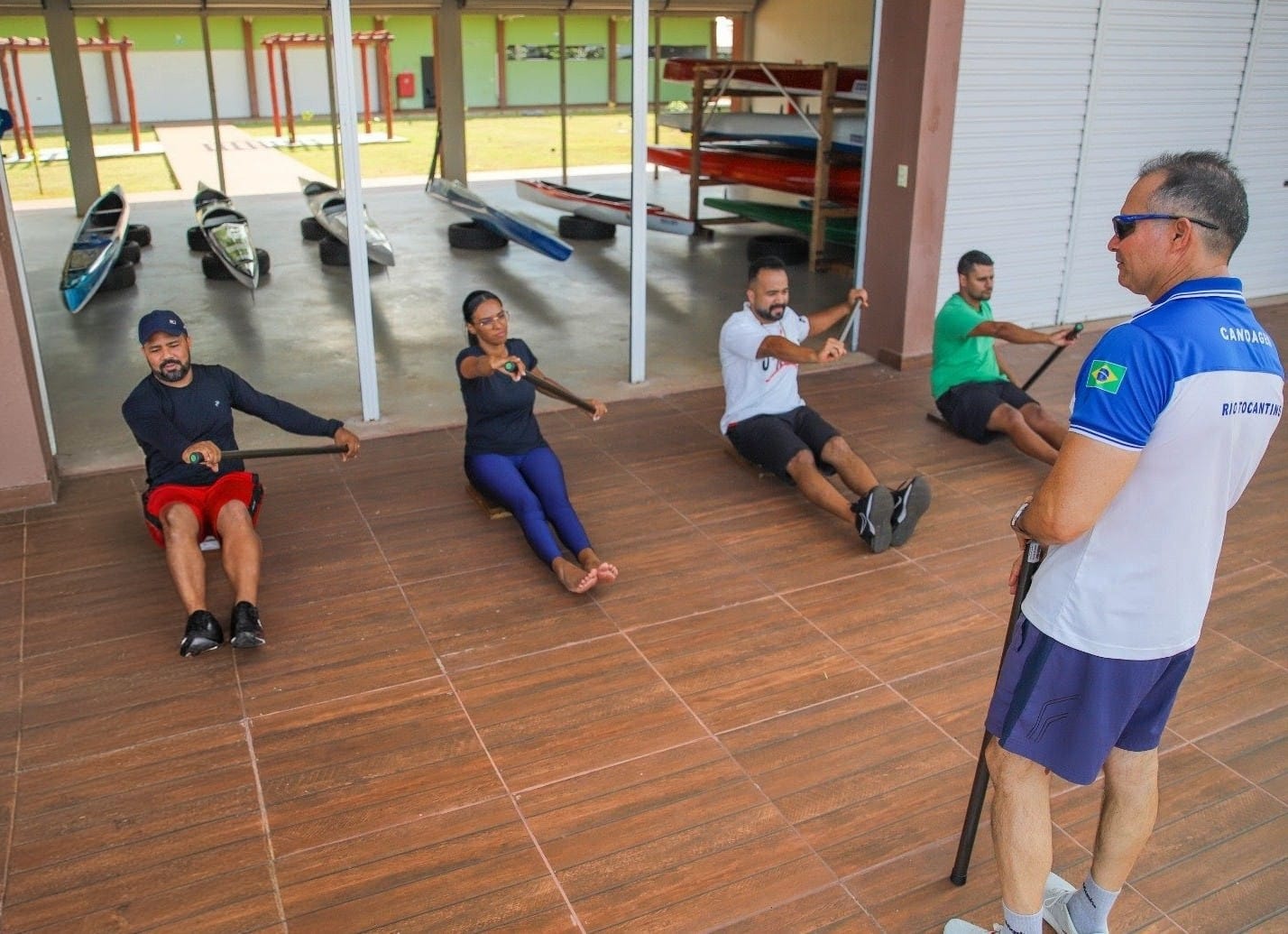 A formação busca preparar os instrutores para orientar alunos que já dominam as técnicas básicas e vêm se destacando na modalidade, com potencial para se tornarem atletas de rendimento.