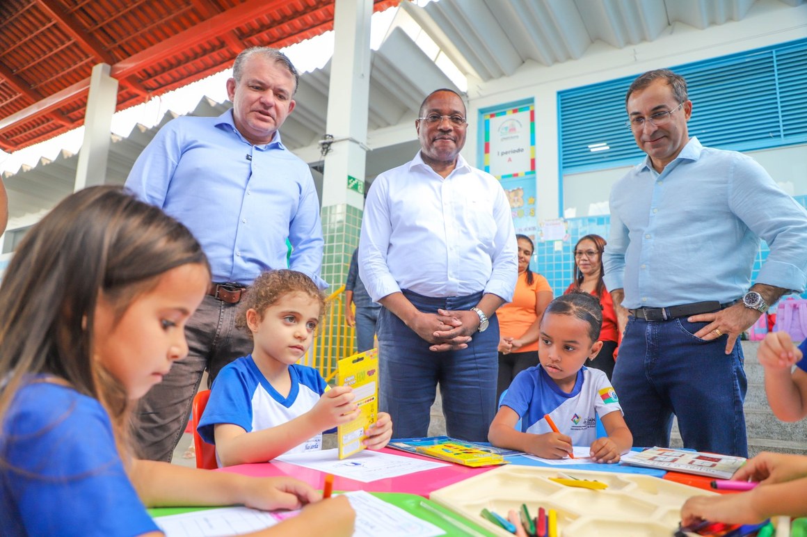 Modelo de educação pública de Araguaína é levado para a Angola