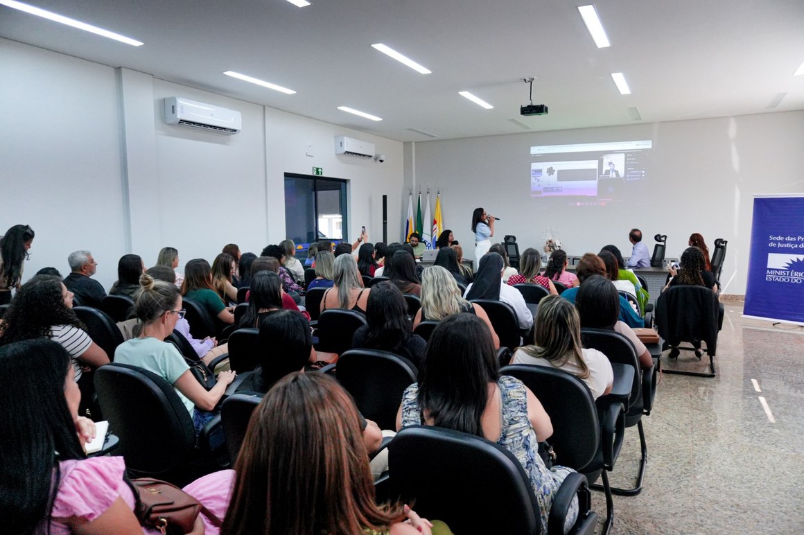 O encontro foi realizado no auditório do MPTO e reuniu profissionais da Educação Infantil, coordenadores pedagógicos e diretores de escolas, creches e Centros de Educação Infantil (CEI) da Rede Municipal de Ensino.