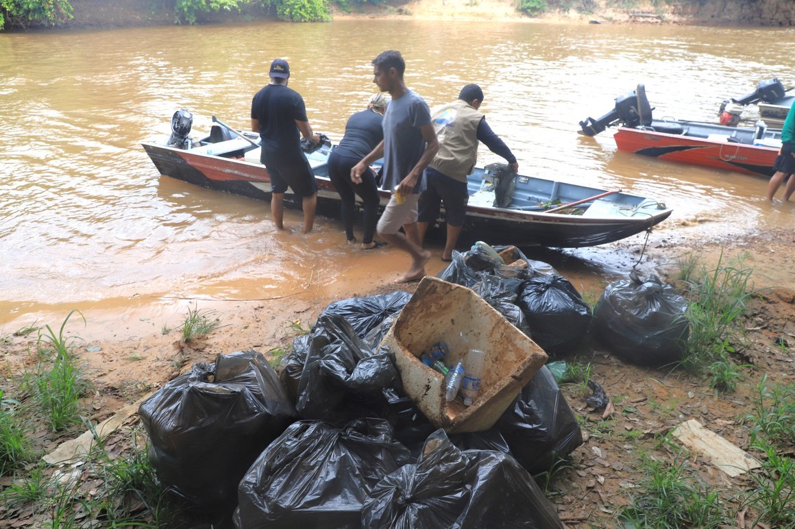 Projeto Rio Lontra Vivo mobilizou mais de 90 voluntários em ação de limpeza e conscientização ambiental